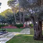 Perfect Setting For A Relaxing By The Albanian Coast 빌라 *