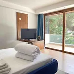 Perfect Setting For A Relaxing By The Albanian Coast * 드라치