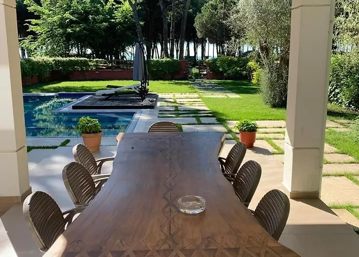 Perfect Setting For A Relaxing By The Albanian Coast Villa Draç