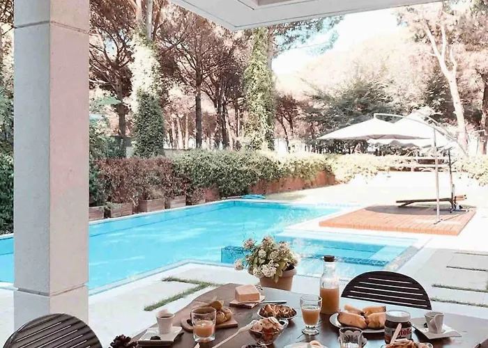 Perfect Setting For A Relaxing By The Albanian Coast 빌라 드라치