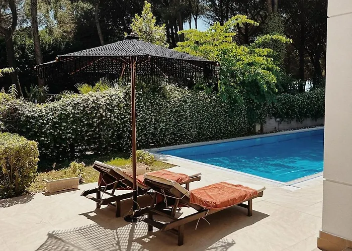 Perfect Setting For A Relaxing By The Albanian Coast 빌라 드라치