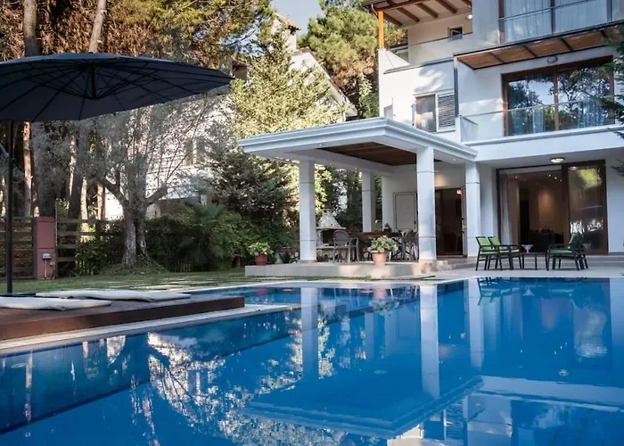빌라 Perfect Setting For A Relaxing By The Albanian Coast *